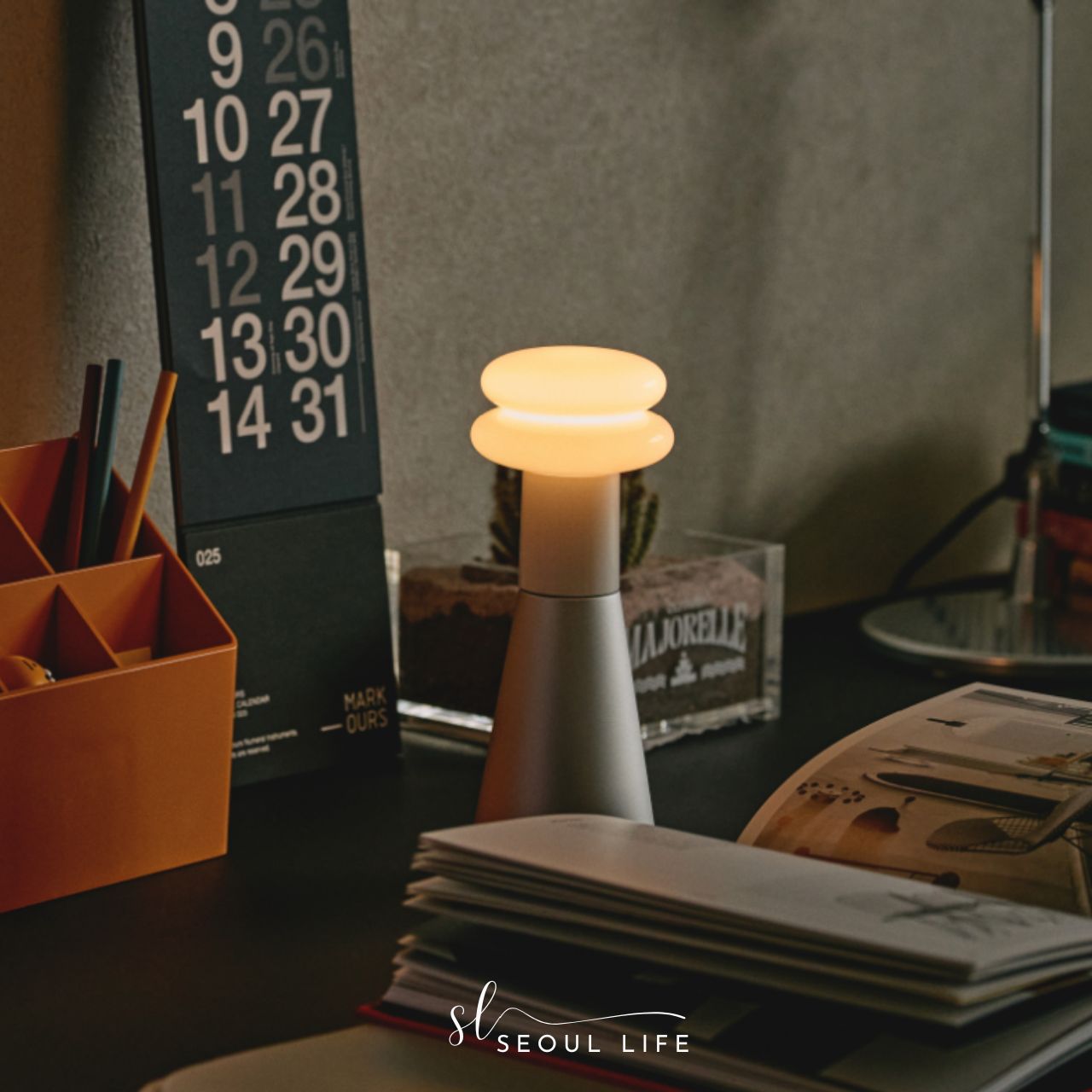 [ILKW] Snowman8 Multi-Use Portable Camping Lamp, Table Lamp, Lantern