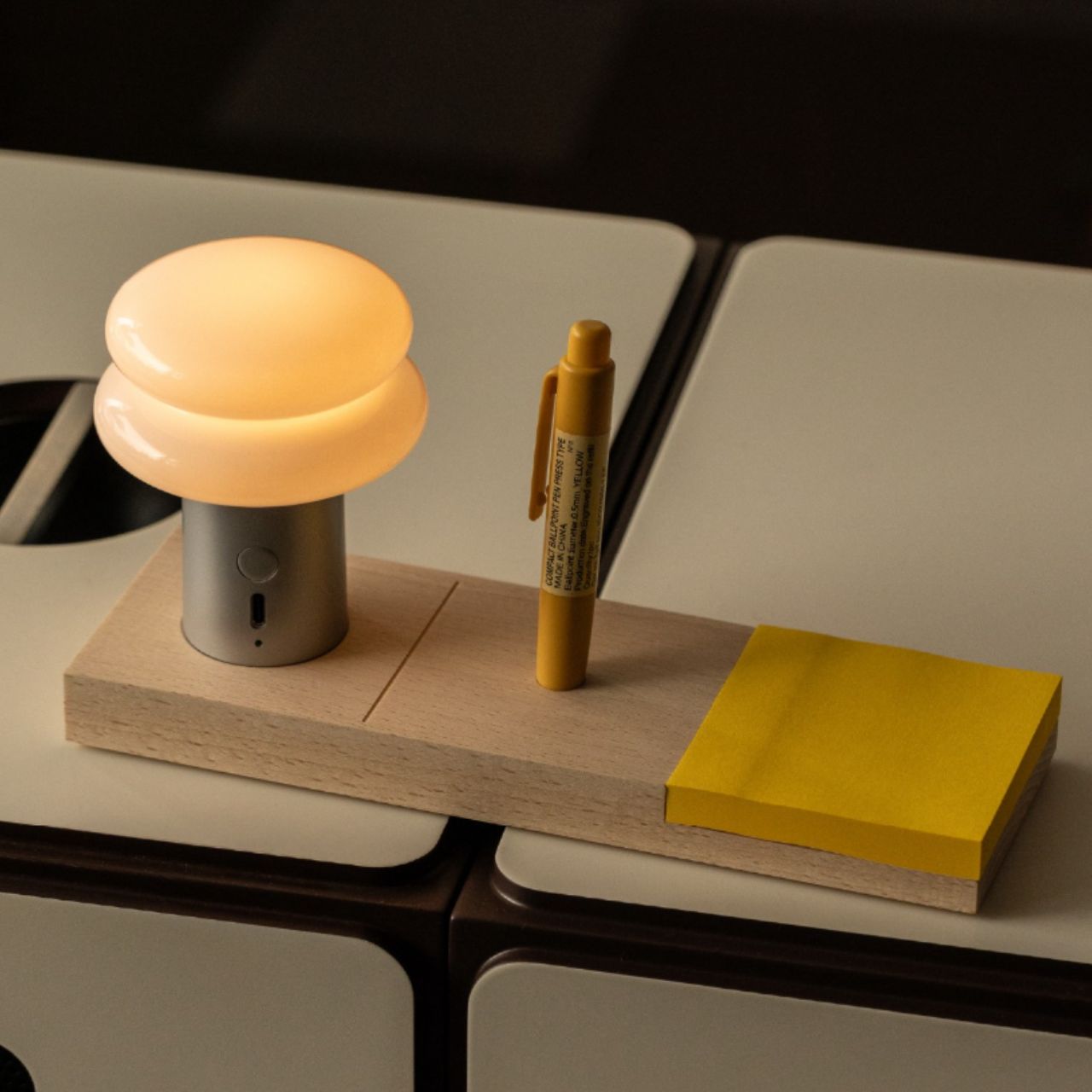 [ILKW] Snowman8 Multi-Use Portable Camping Lamp, Table Light