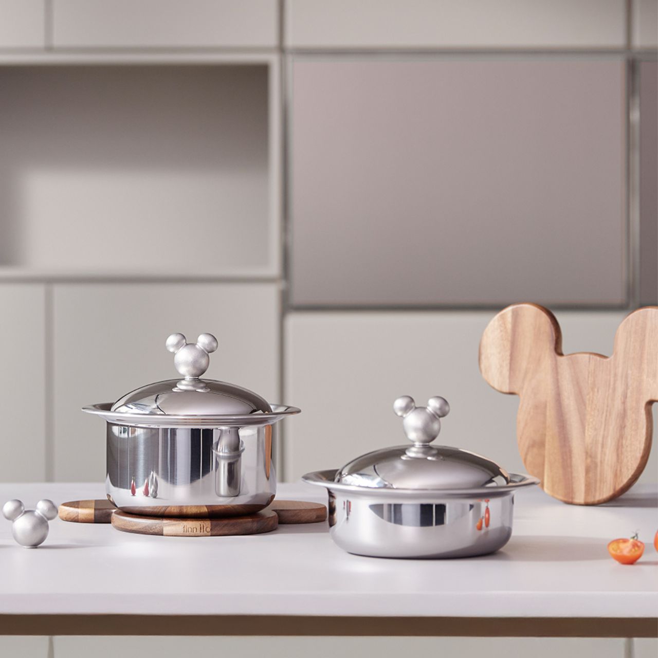 [finnilo] 316Ti 5層ステンレスグルメシチューポット、ミッキーマウス限定エディション。